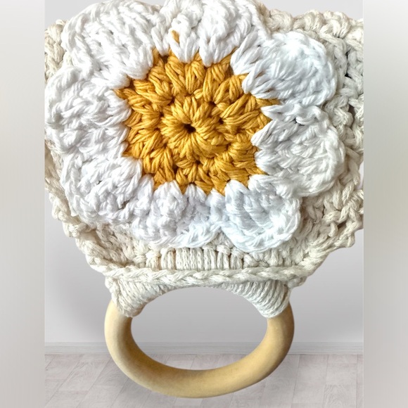 Handmade Crochet Daisy Flower Towel Holder – Yellow Floral Tea Towel Set - Picture 3 of 9